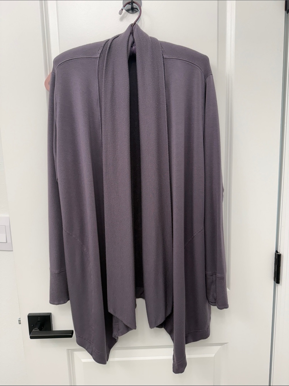 Athleta Pranayama Restore Wrap, size medium in Dusty Purple